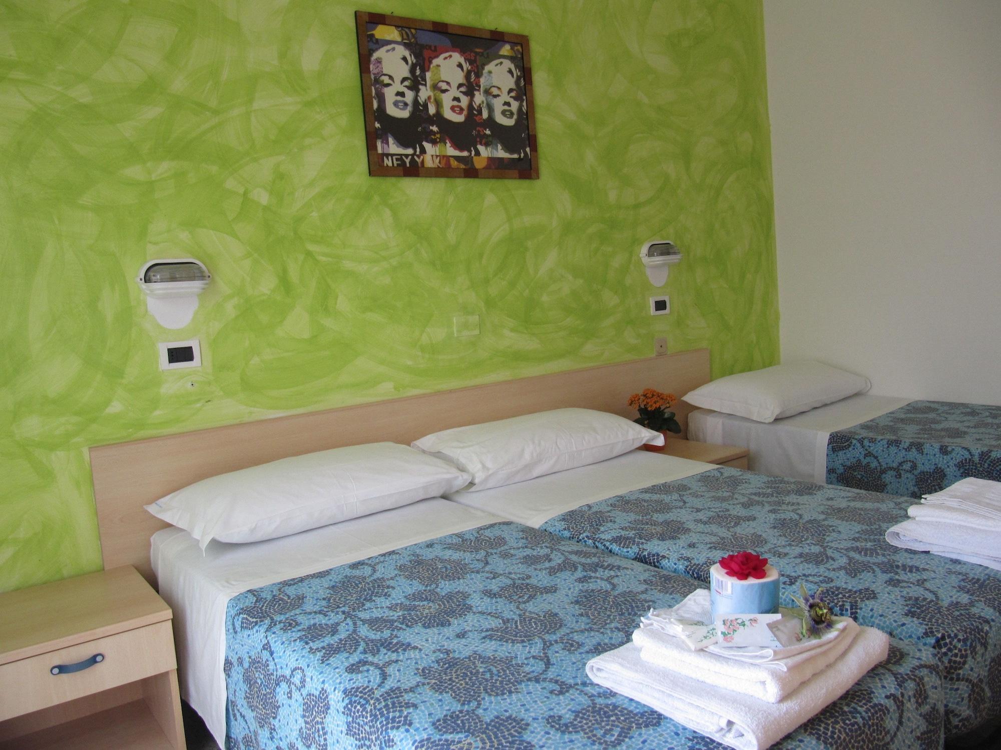 Hotel Villa Elia Римини Екстериор снимка