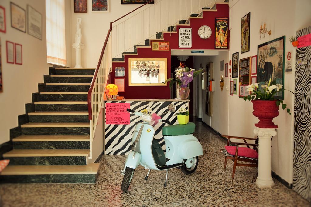 Hotel Villa Elia Римини Екстериор снимка