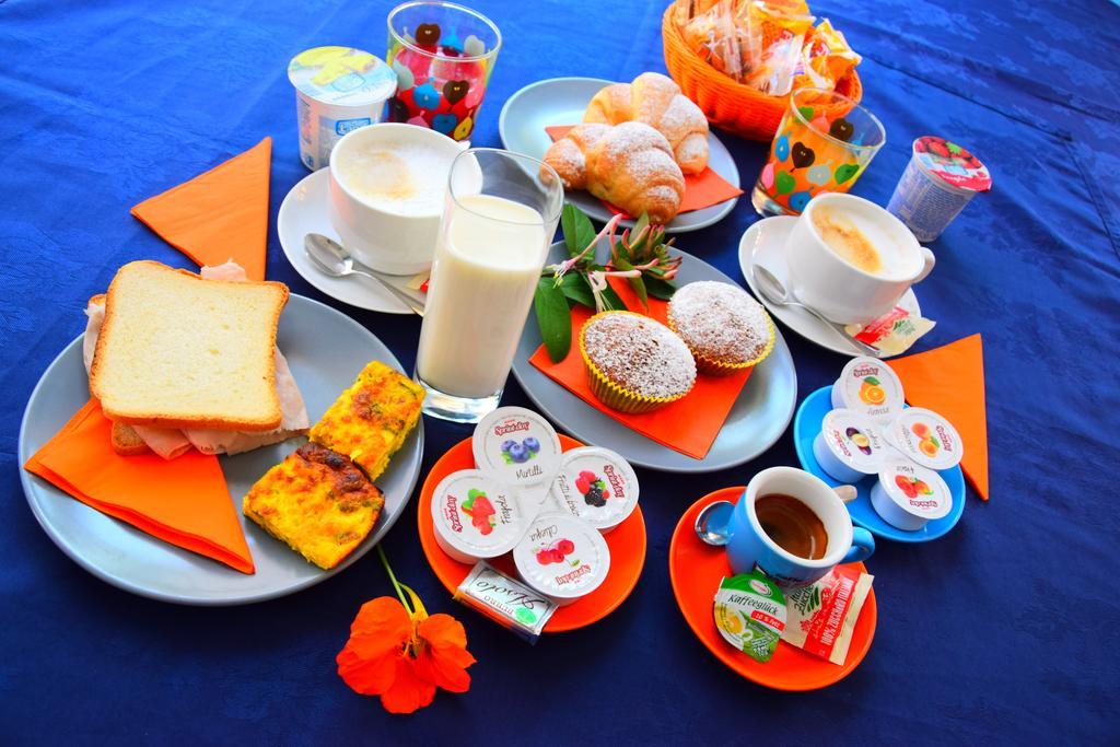 Hotel Villa Elia Римини Екстериор снимка