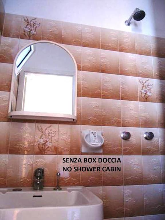 Hotel Villa Elia Римини Екстериор снимка