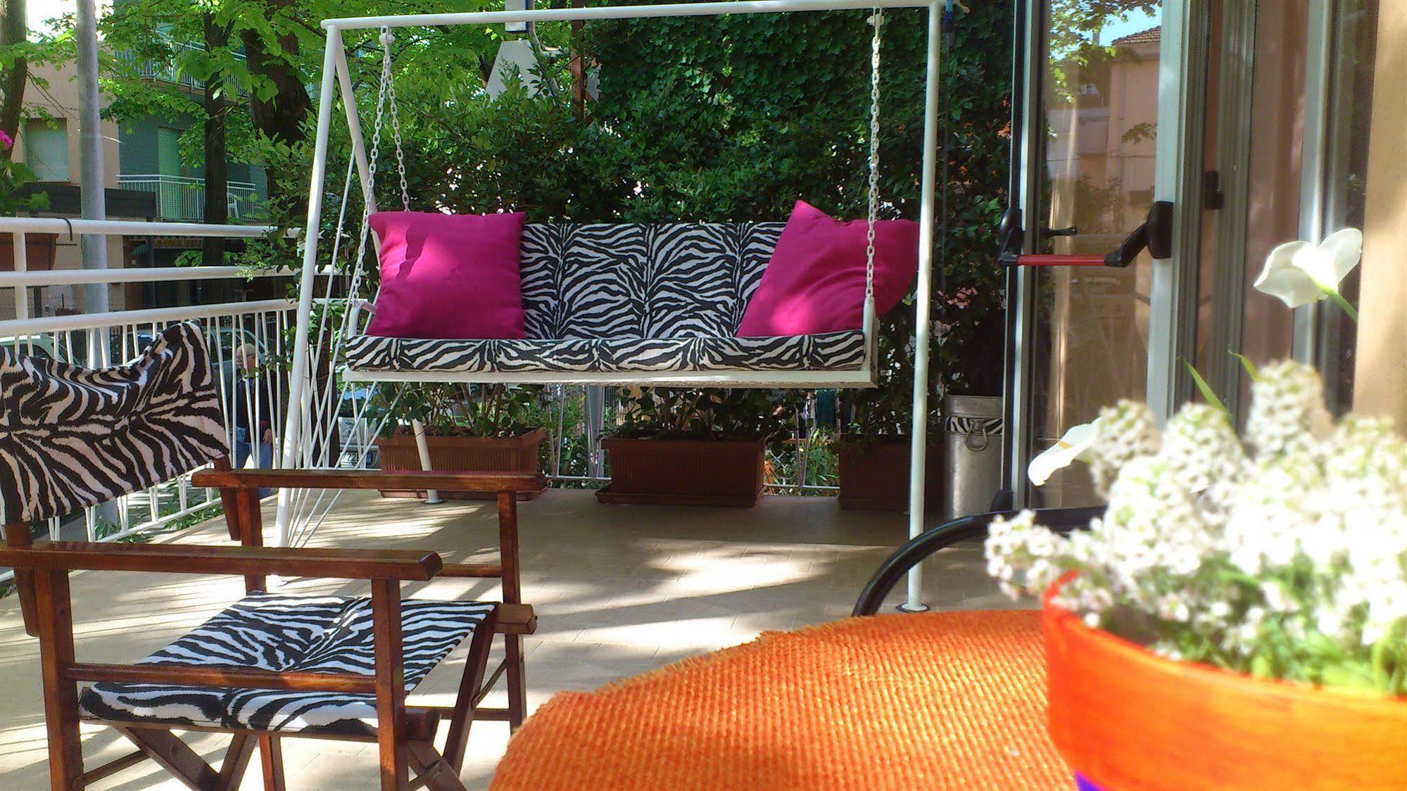 Hotel Villa Elia Римини Екстериор снимка